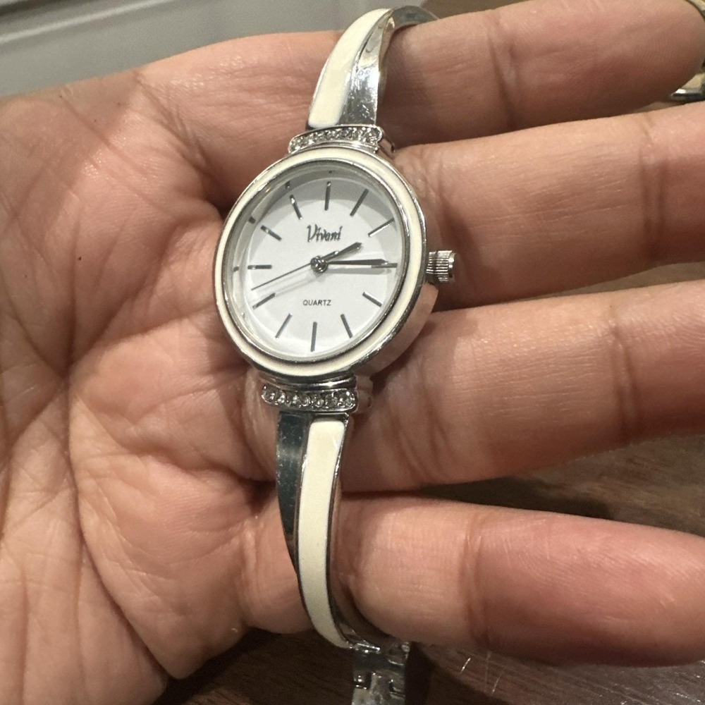 Vivani Quartz‎ Ladies 23mm Watch White Silver Bracelet Fit 6.5 New Battery Works